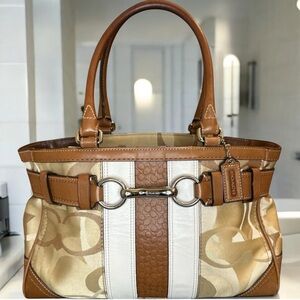 Coach Hampton vintage 2008 Stylish Tan and Cream Women's Handbag